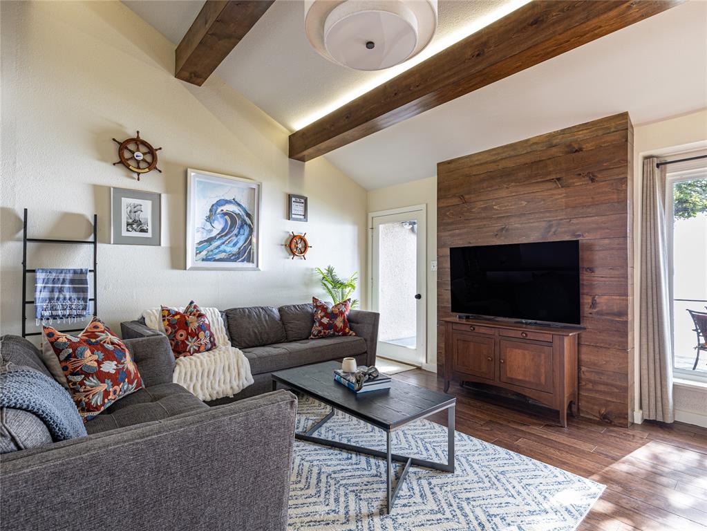 Chart House Condo The - Residential