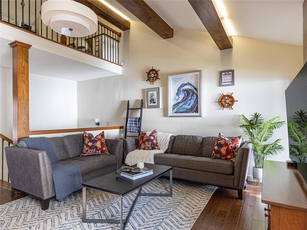 Chart House Condo The - Residential