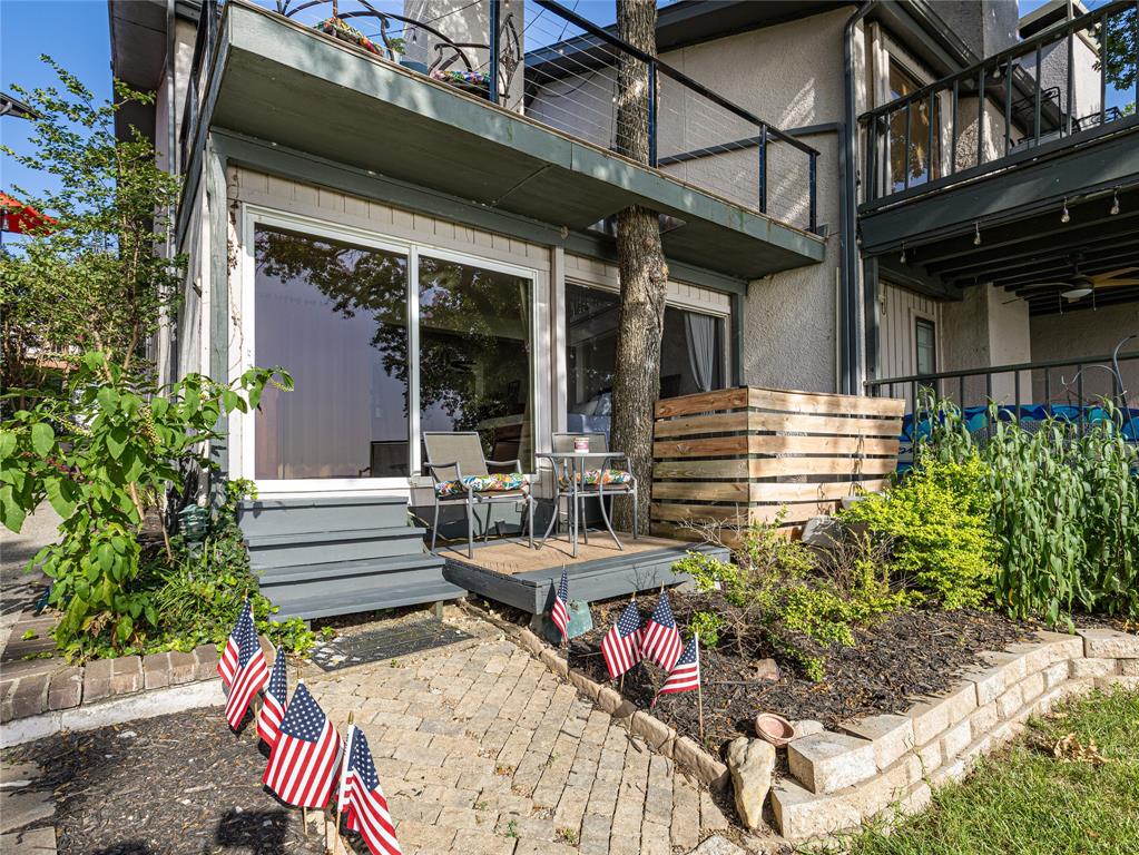 Chart House Condo The - Residential