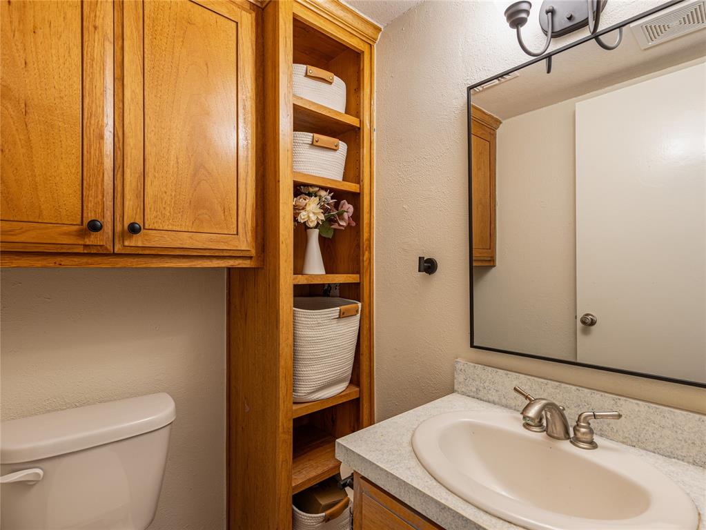 Chart House Condo The - Residential