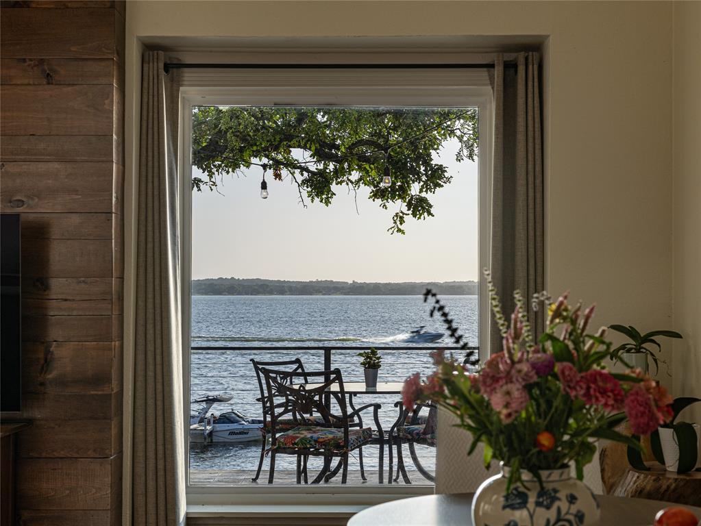 Chart House Condo The - Residential