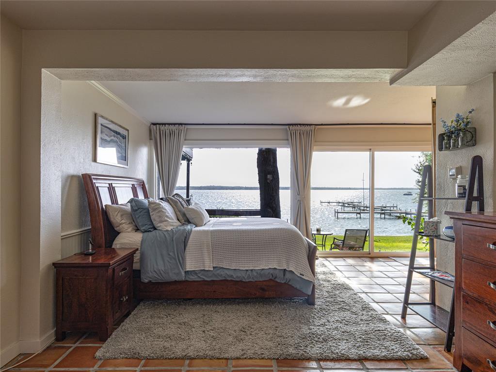 Chart House Condo The - Residential