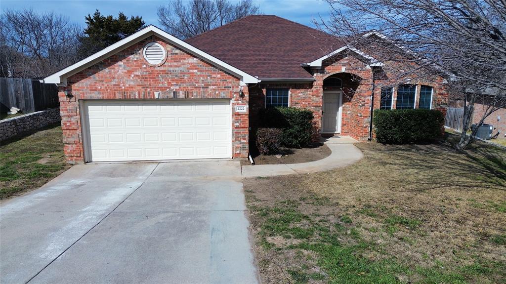OPEN HOUSE SATURDAY APRIL 11TH FROM 1PM-4PM. Welcome to 2222 Creek side Dr located in the desirable community of Country Brook Park Estates. This well designed home offers 3 bedrooms and 2 bathrooms, 2 dining rooms, along with two spacious living areas or flex spaces providing plenty of room for everyday living and entertaining.
Conveniently located near Interstate 20, with easy access to shopping, dining and local amenities. Weather you are looking for a perfect family home or smart investment opportunity, this property delivers comfort, space and location all in one. No HOA.