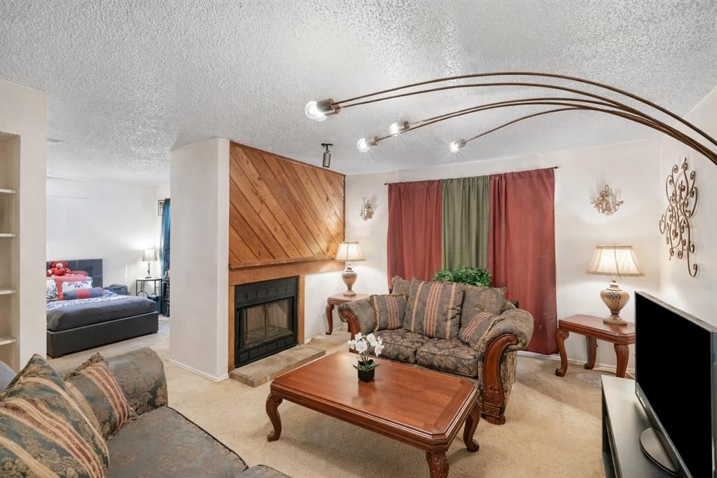 Oakhollow Condo - Residential