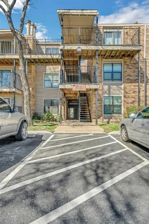 Oakhollow Condo - Residential