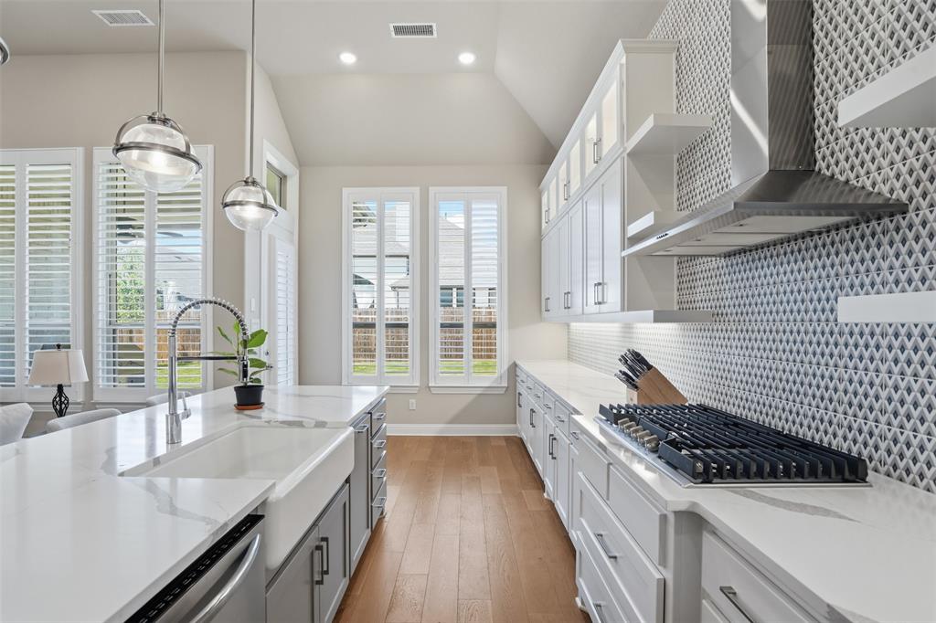 Tavolo Park Ph 4 - Residential