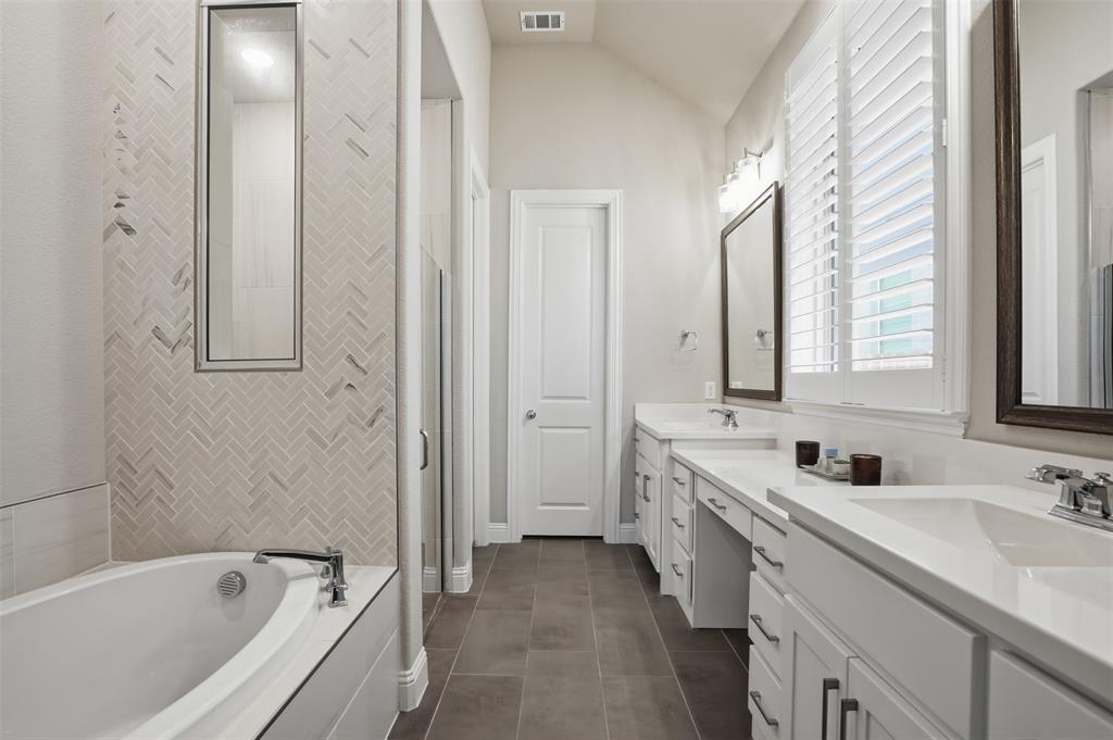 Tavolo Park Ph 4 - Residential