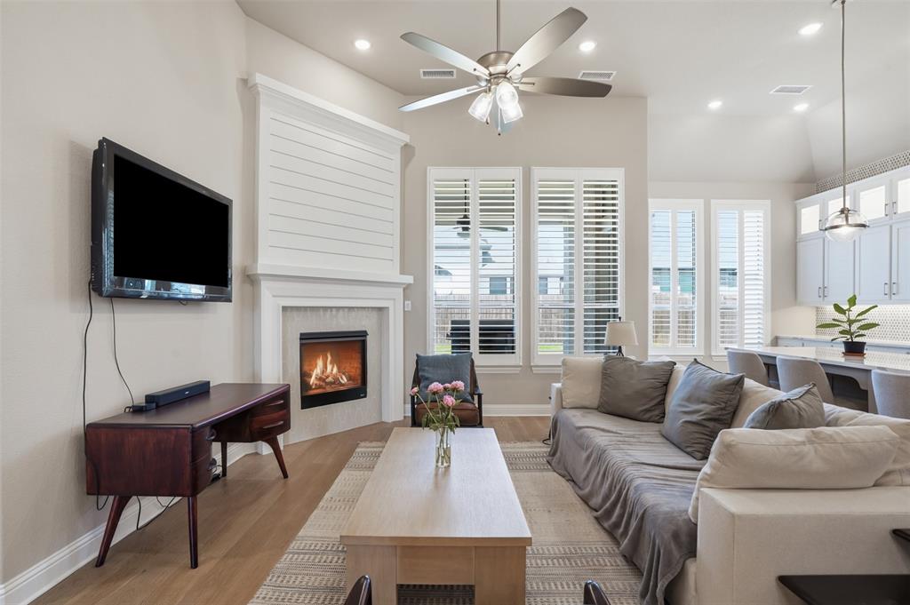 Tavolo Park Ph 4 - Residential