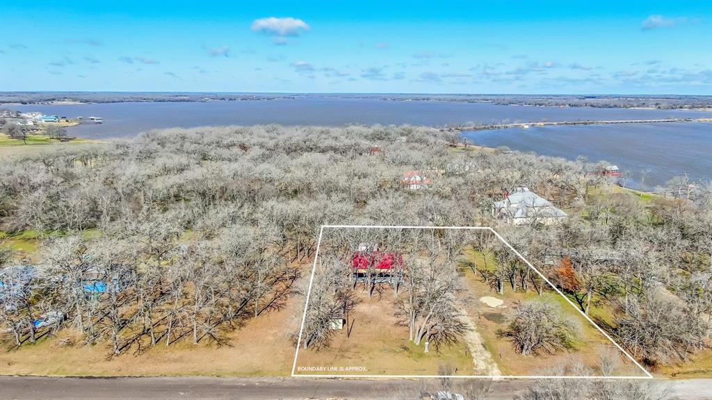 JL Chavert-West Lake Limestone - Land