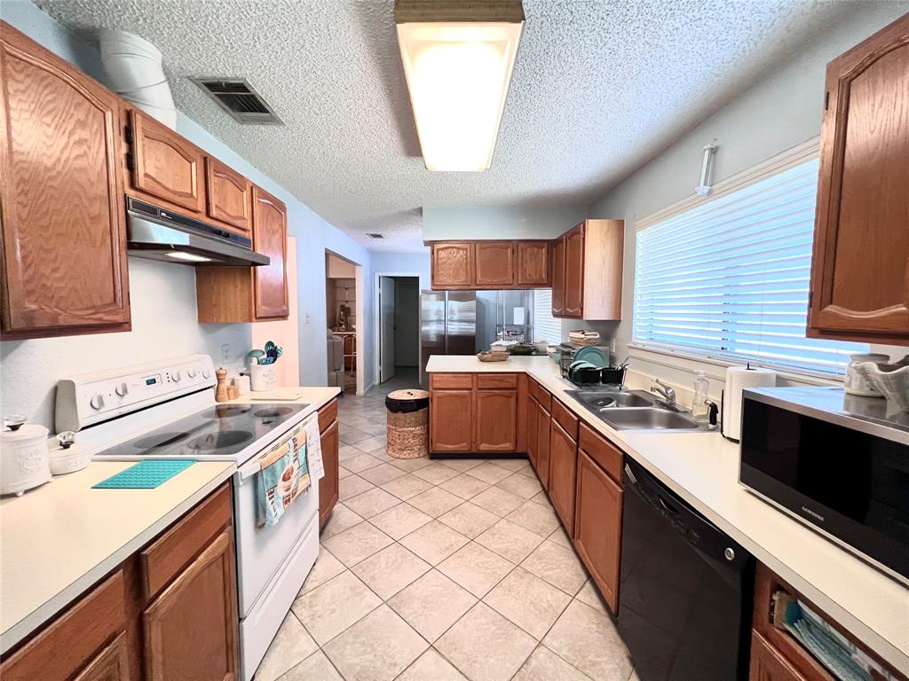 Meadow Glen Add Sec 1 - Residential Lease