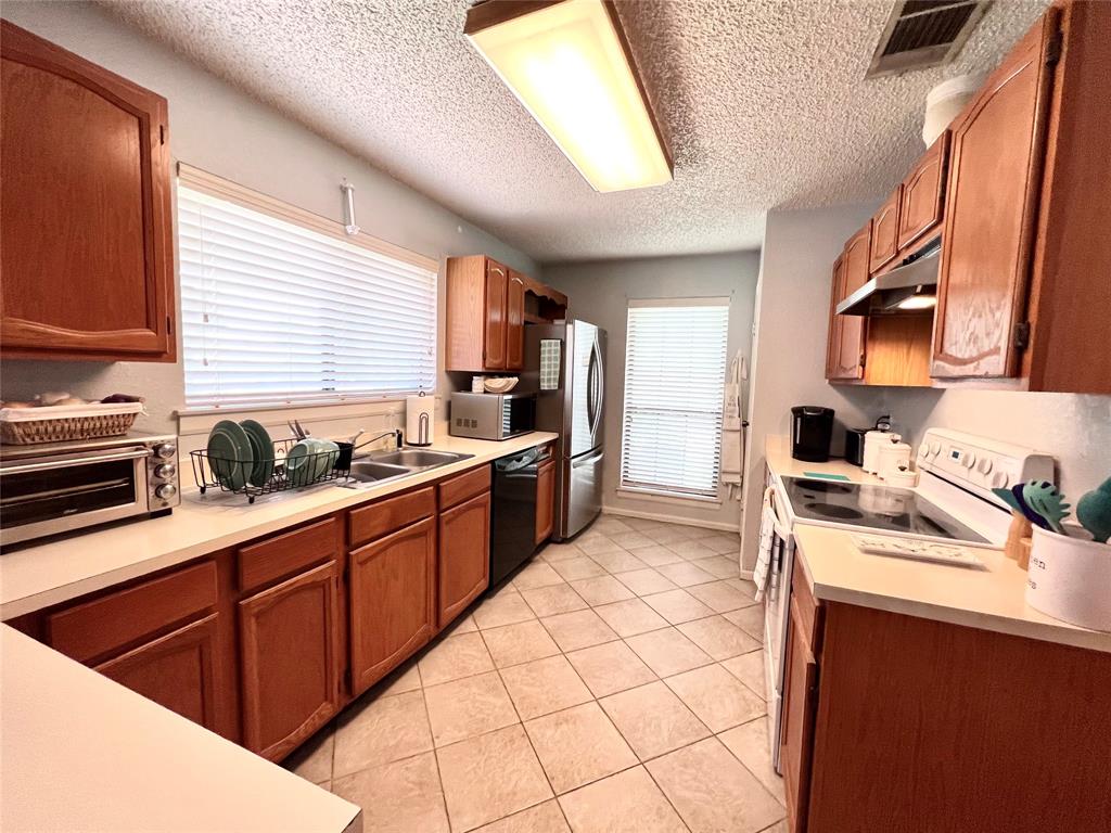 Meadow Glen Add Sec 1 - Residential Lease