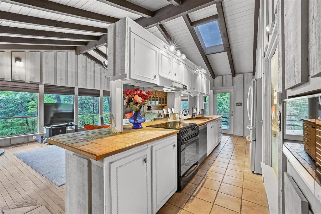 Tanglewood Hills Ctry - Residential