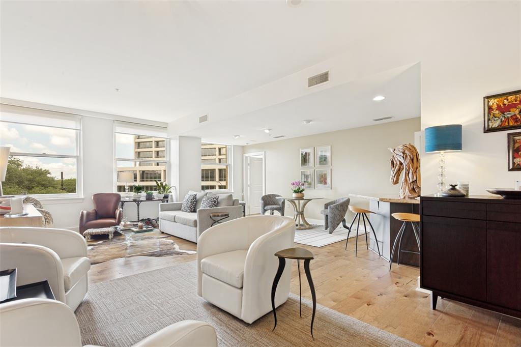 Neil P At Burnett Park Condo - Residential