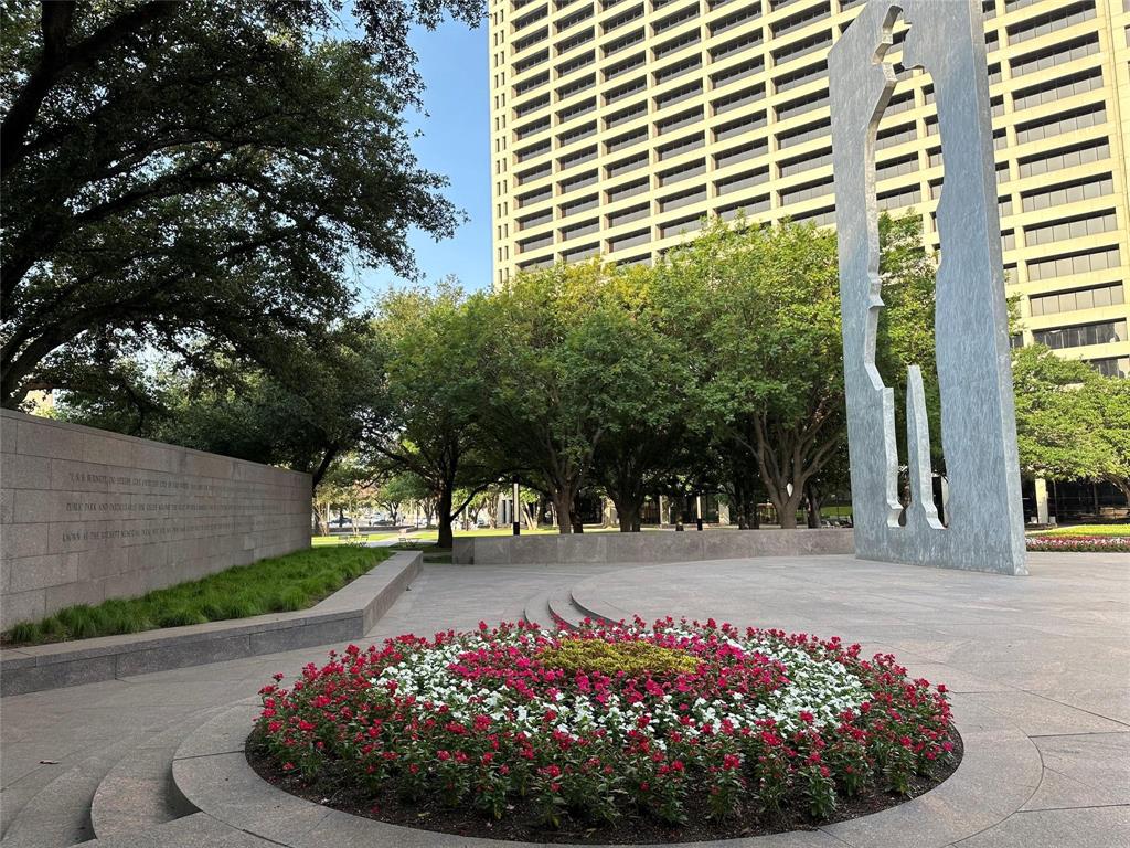Neil P At Burnett Park Condo - Residential