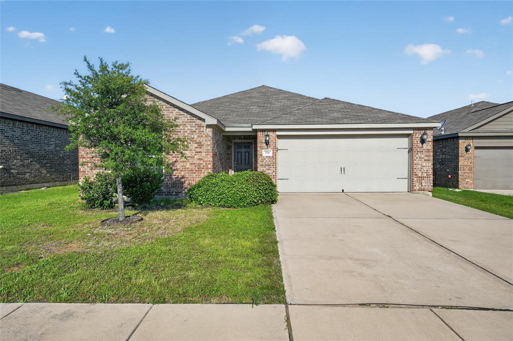 This charming 4-bedroom, 2-bathroom home in Patriot Estates offers modern comfort and energy efficiency. Built in 2018, the residence features a spacious open-concept layout perfect for entertaining. The kitchen is a highlight, boasting granite countertops, an oversized island, and a walk-in pantry. Retreat to the private master suite featuring a large walk-in closet and soaking tub.

The exterior includes a 2-car garage and a beautifully landscaped yard with a fenced-in back garden and an extended covered patio. Located in the Johnson County portion of Venus, residents enjoy access to fantastic community amenities including a pool, soccer field, and playground. Situated within the Venus ISD, this home provides easy access to the DFW Metroplex while maintaining a quiet, small-town feel.