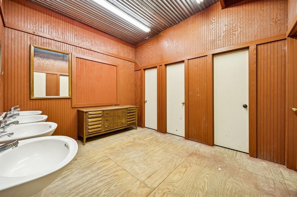 G-1009 - Commercial Sale