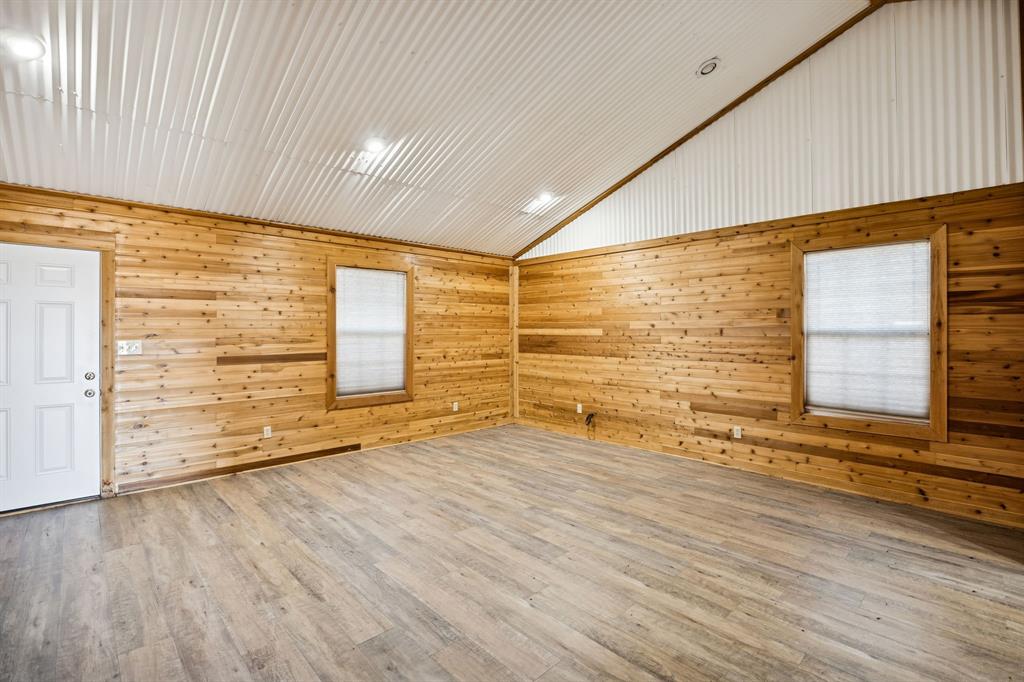G-1009 - Commercial Sale