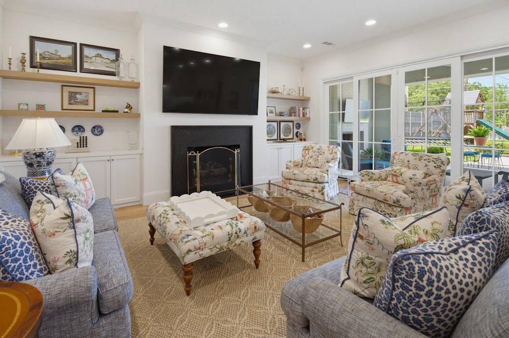 University Blvd Terrace - Residential