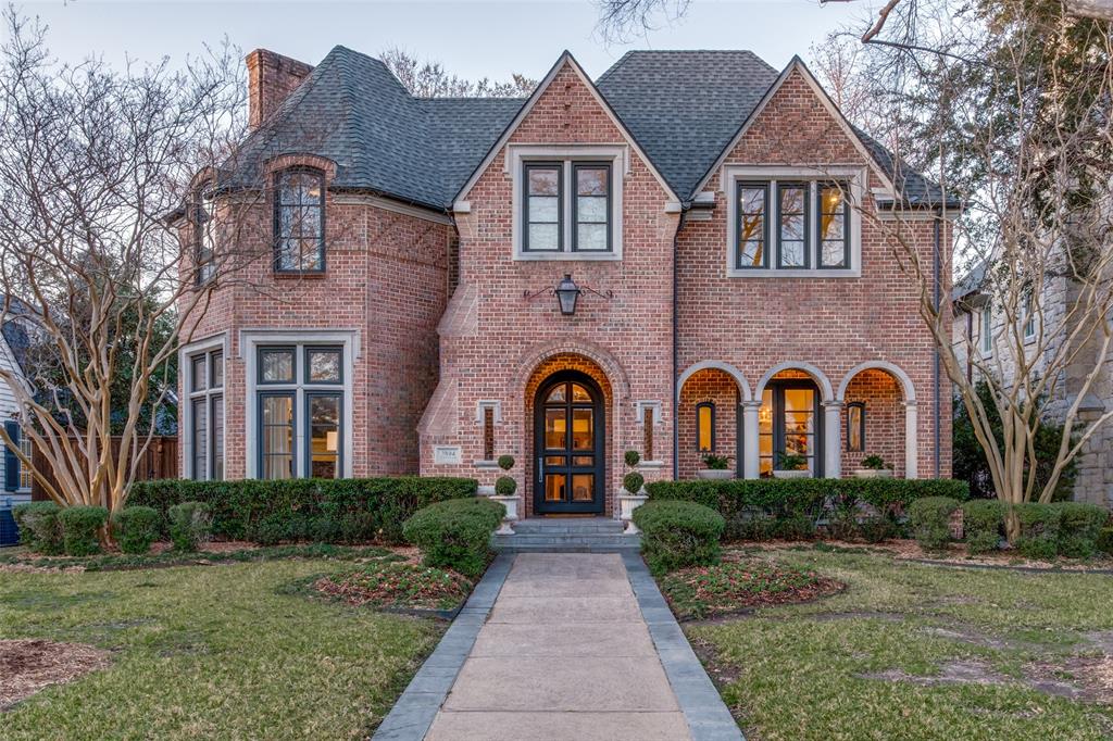 Nestled on a generous 70 x 160 lot in the Fairway on one of its most coveted blocks, this timeless 5-bedroom, 5.3-bath residence was masterfully built by Jim Mills. Designed for effortless living and entertaining, the open and light-filled floor plan showcases expansive main living areas bathed in natural light. A grand foyer welcomes you, flanked by elegant formal living and dining rooms. The gourmet kitchen anchors the heart of the home, featuring stainless steel appliances, double ovens, marble countertops, a large island, and seamless flow into the breakfast area and family room—ideal for everyday living and gatherings alike. All bedrooms are thoughtfully located upstairs, including a spacious primary suite, four additional ensuite bedrooms, and a second living space. Exceptional indoor-outdoor connectivity enhances the home’s entertaining appeal, with a covered porch, outdoor living area, pool, separate turf yard, and a private putting green—creating a true outdoor retreat.