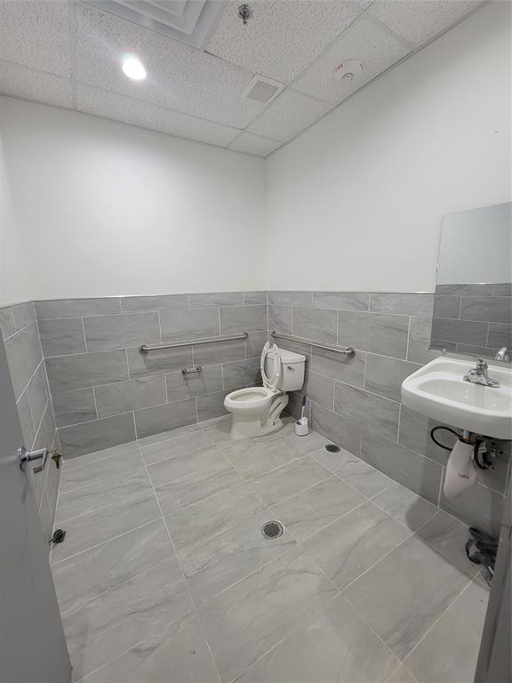 Mcarthur & Vista Rdg Commons C - Commercial Lease