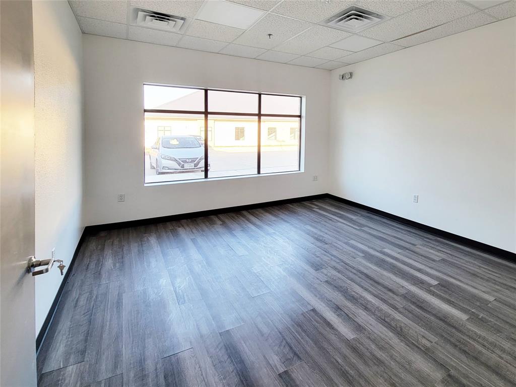 Mcarthur & Vista Rdg Commons C - Commercial Lease