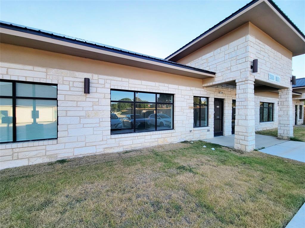 Mcarthur & Vista Rdg Commons C - Commercial Lease