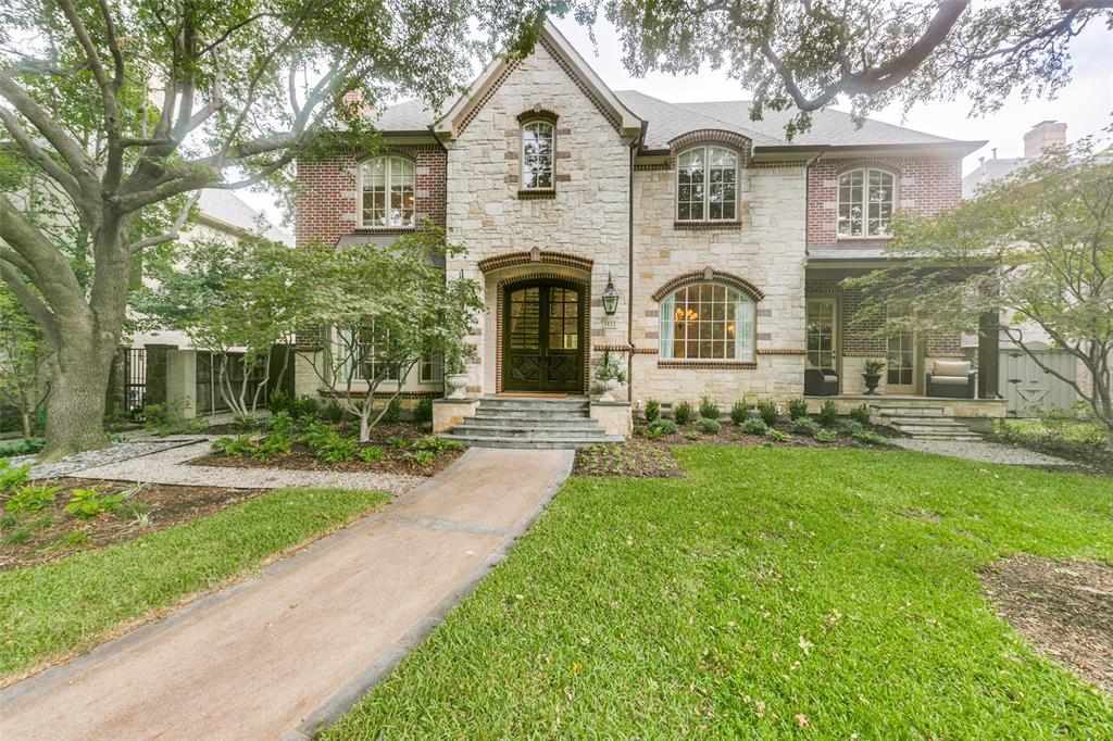 SHOWINGS START 12PM TUESDAY OCT 31.  Gorgeous traditional residence, beautifully updated with custom finishes. 70x144 lot. Perfect blend of elegance & family practicality in great neighborhood. Ideal floor plan features wide entry to formals, pristine gourmet kitchen, spacious rooms, high ceilings, hardwoods throughout (including bedrooms), custom woodwork & windows. This is the unicorn you've been looking for!