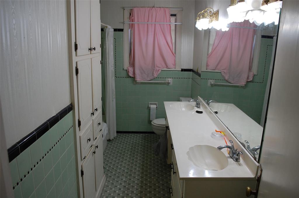 Querbes Sub - Commercial Sale