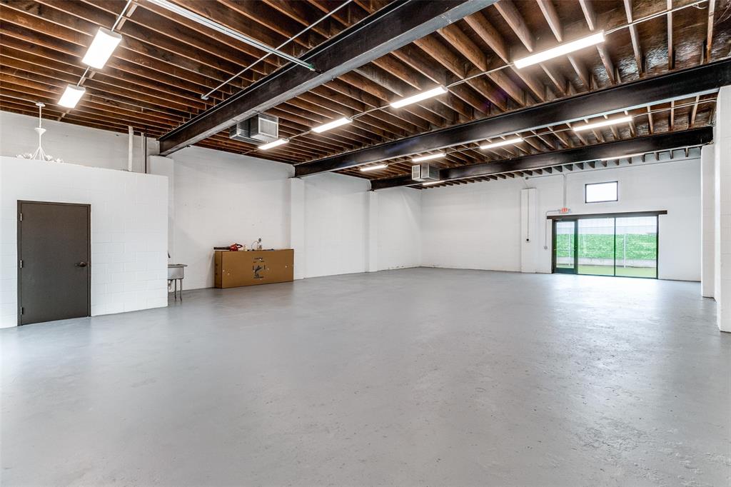 Hampton & Indust - Commercial Sale