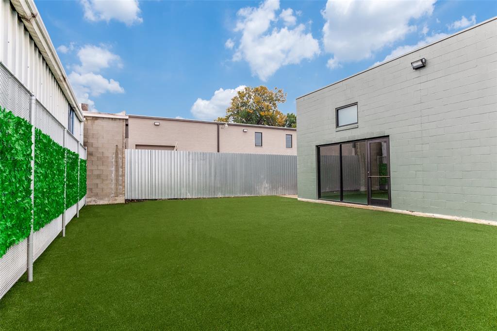 Hampton & Indust - Commercial Sale