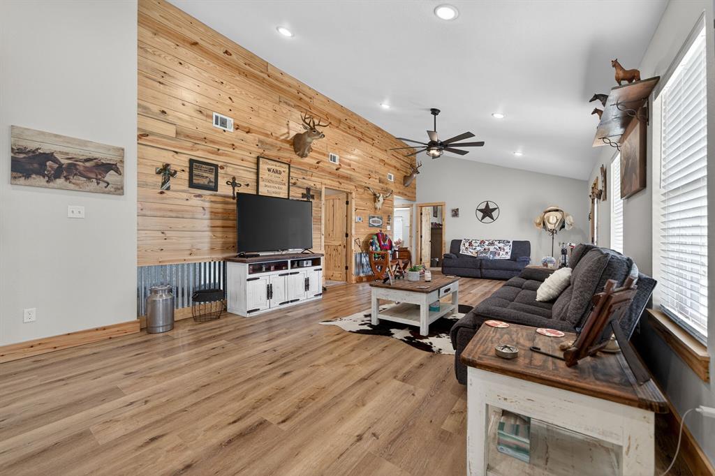 H H LOCKRIDGE - Residential