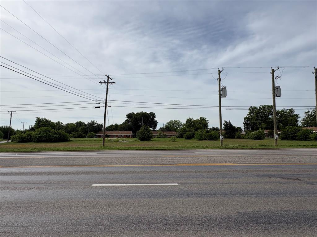 This commercial development tract is situated on busy W. Commerce, with approximately 270 feet of frontage. Ideal for anything from retail, restaurant or hotel, to light industrial or automotive, this tract offers excellent visibility and access. There is a larger new development planned for this side of Brownwood, and this property is right in the path of progress.