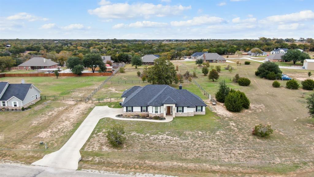 WELCOME to COOL PLACE !!!! GREAT HOUSE, FENCED YARD, and Quiet,  Country Enviroment.