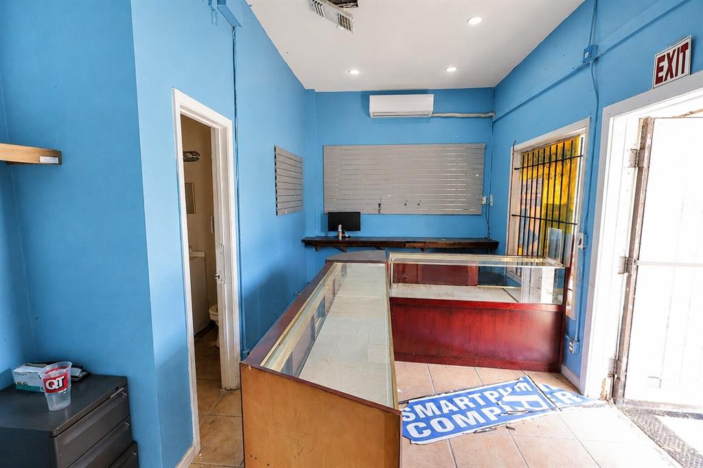 Lugo Add - Commercial Sale
