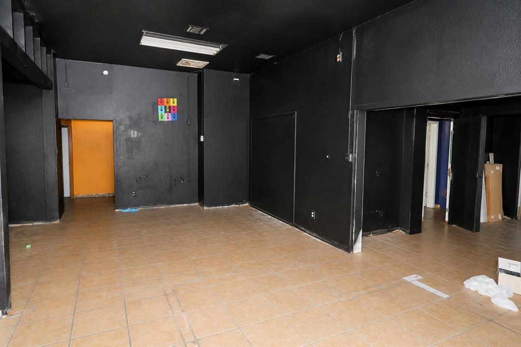 Lugo Add - Commercial Sale