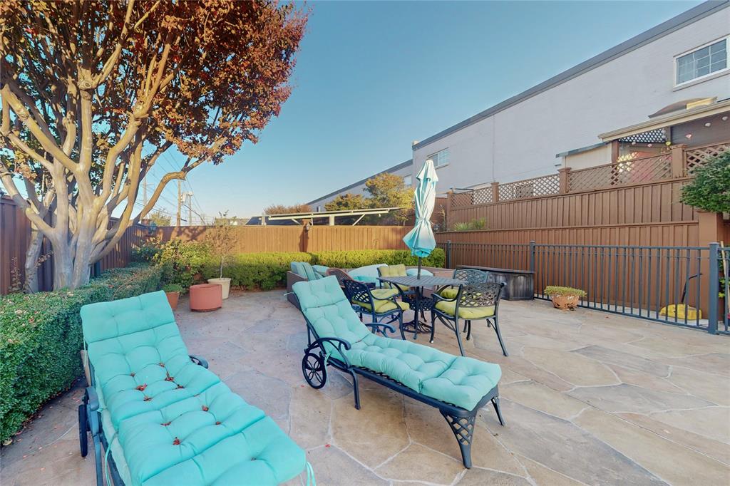 Royal Knoll Condos - Residential Lease