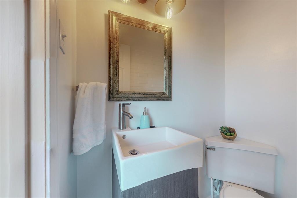 Royal Knoll Condos - Residential Lease