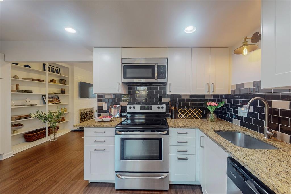Royal Knoll Condos - Residential Lease