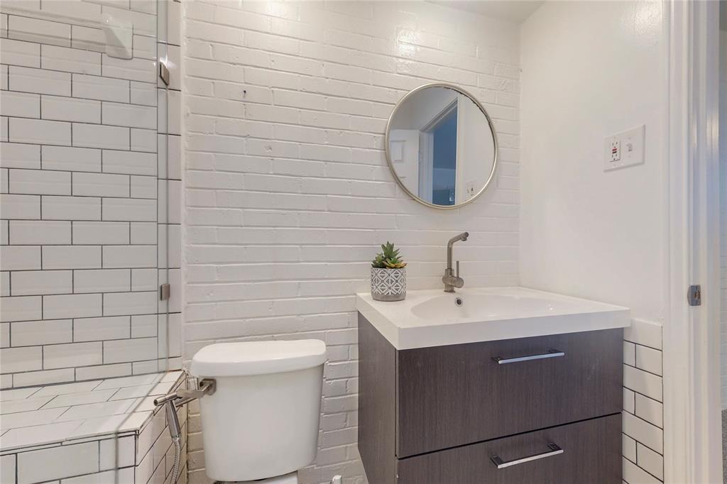 Royal Knoll Condos - Residential Lease