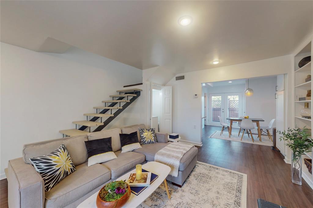 Royal Knoll Condos - Residential Lease