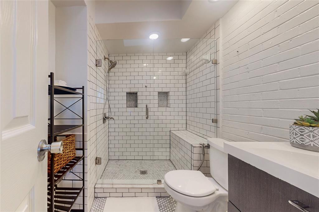 Royal Knoll Condos - Residential Lease
