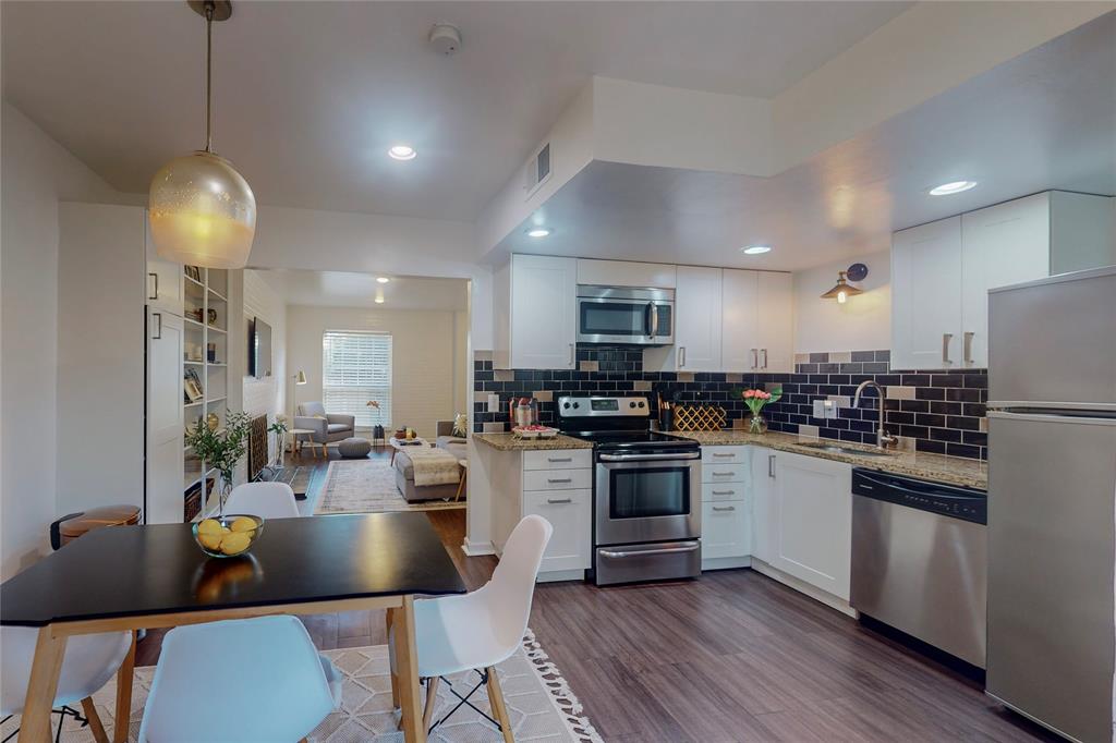 Royal Knoll Condos - Residential Lease