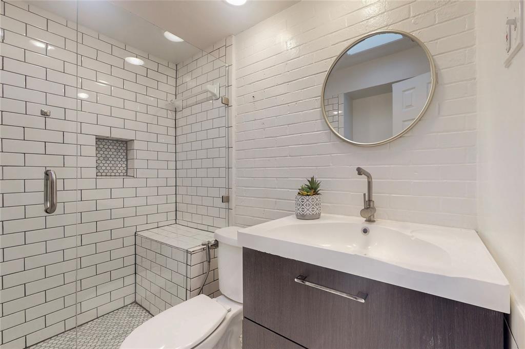 Royal Knoll Condos - Residential Lease