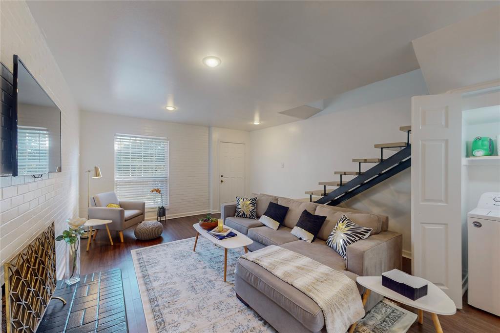Royal Knoll Condos - Residential Lease