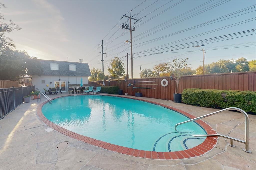 Royal Knoll Condos - Residential Lease