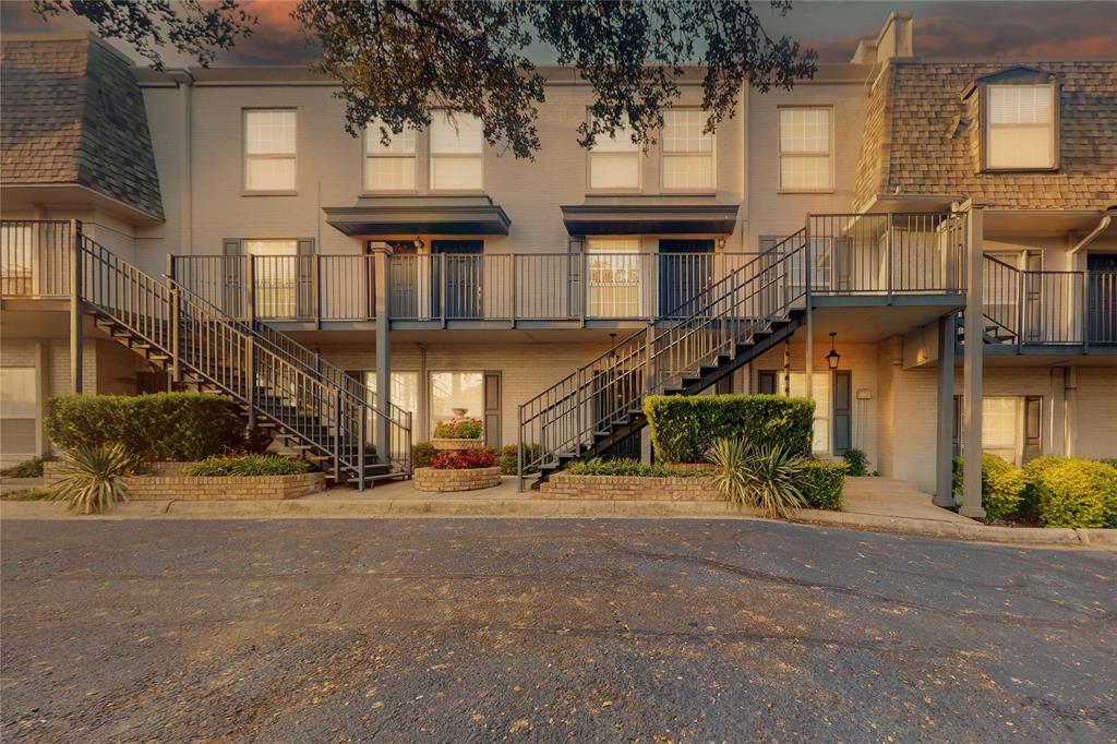 Royal Knoll Condos - Residential Lease