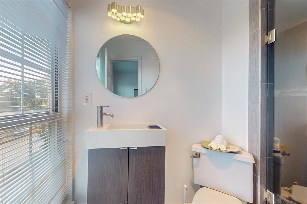 Royal Knoll Condos - Residential Lease