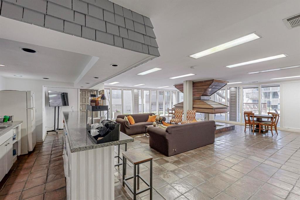 River Oaks Condos - Residential