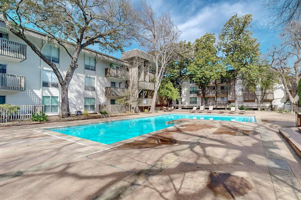 River Oaks Condos - Residential