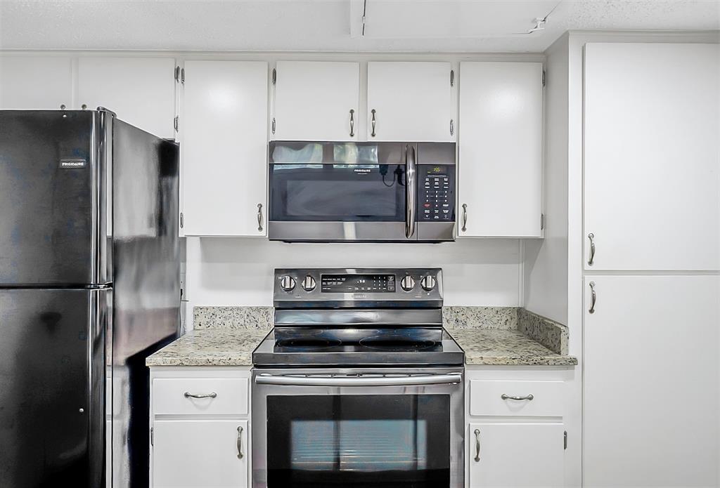 Country Condos Creek - Residential